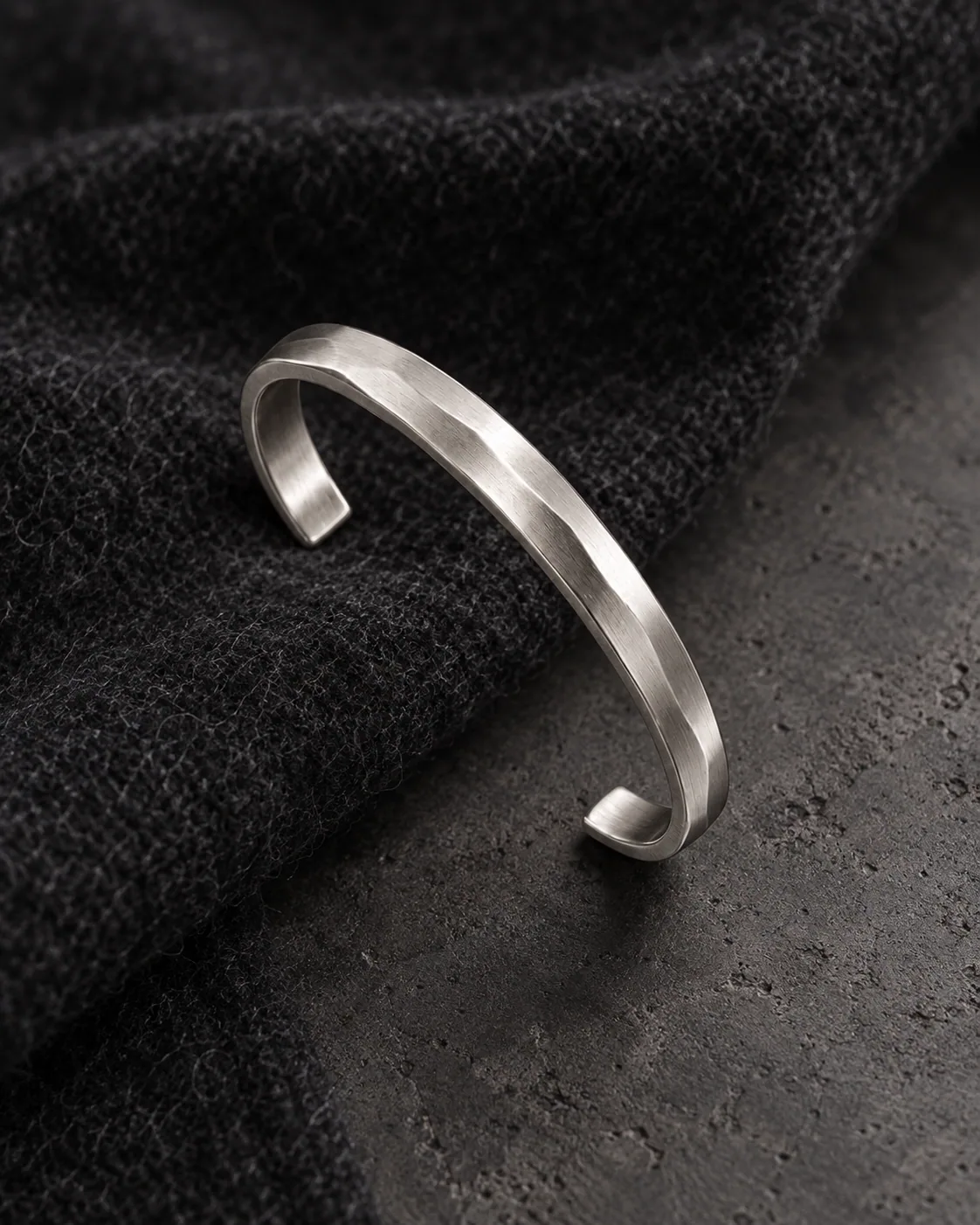 Contour Cuff